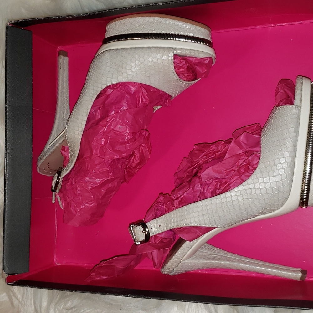 Vince Camuto platform 👠